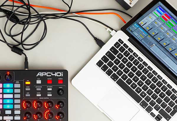 ¿Bloquear Pistas en Ableton Live?
